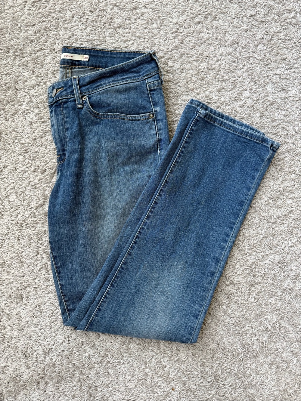 Levi's Women's 712 Slim Straight-Leg Blue Jeans